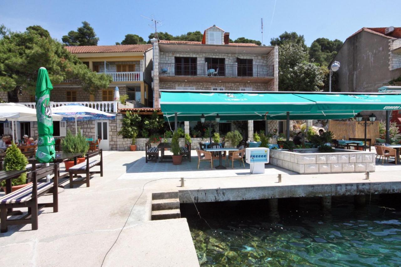 Double Room Pomena 4929A Exterior foto