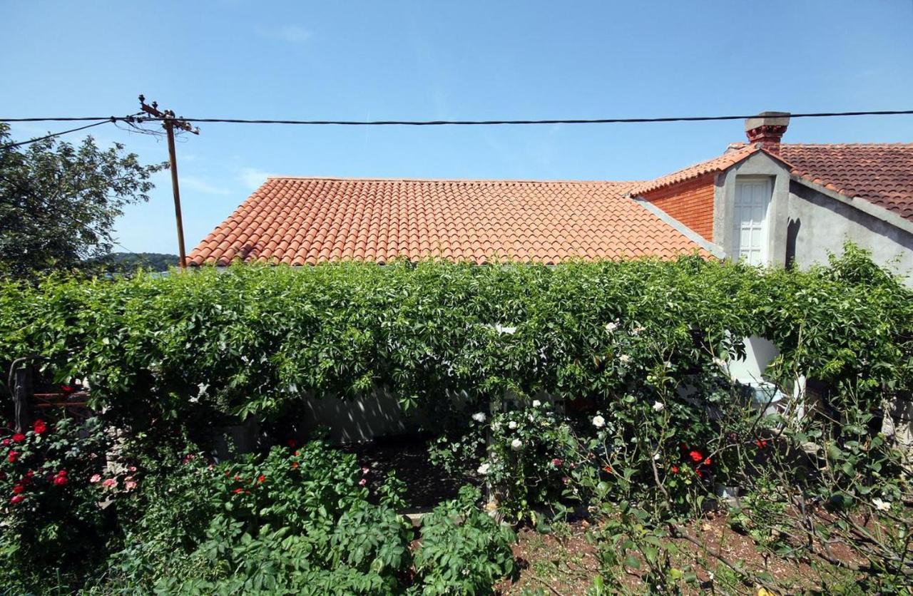 Double Room Pomena 4929A Exterior foto